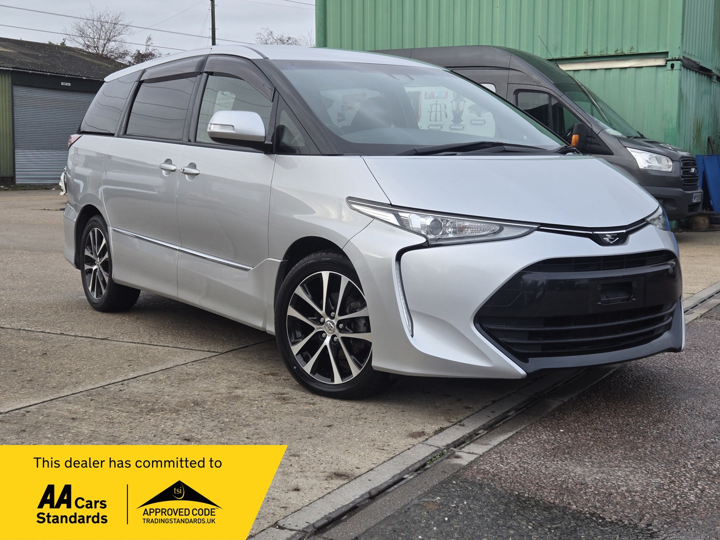 Used Toyota Estima 2017 for sale - 76594595: Photo 1