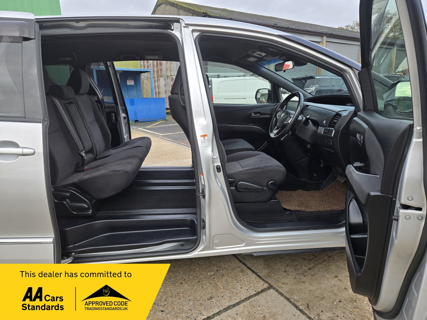 Used Toyota Estima 2017 for sale - 76594595: Photo 11