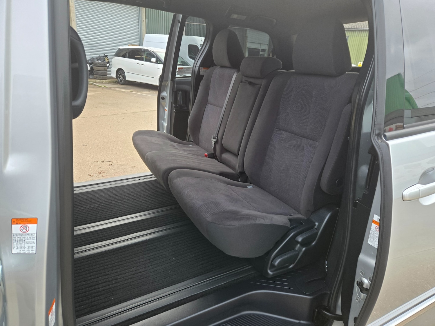 Used Toyota Estima 2017 for sale - 76594595: Photo 12