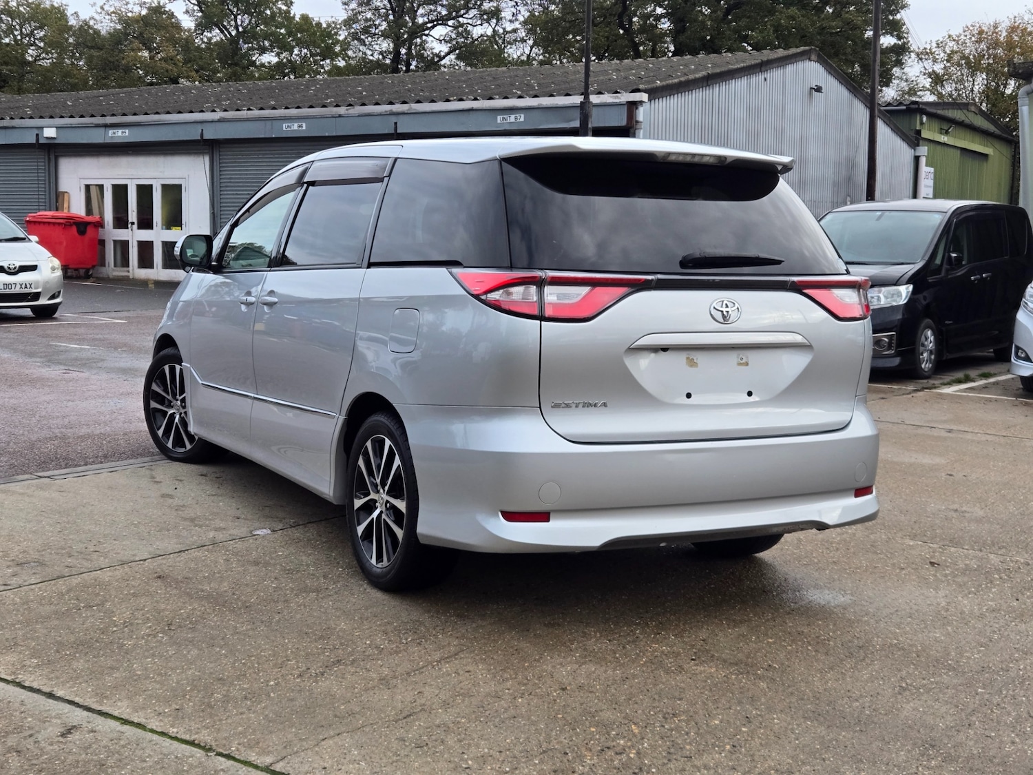 Used Toyota Estima 2017 for sale - 76594595: Photo 5