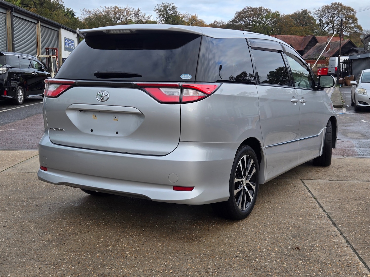 Used Toyota Estima 2017 for sale - 76594595: Photo 6