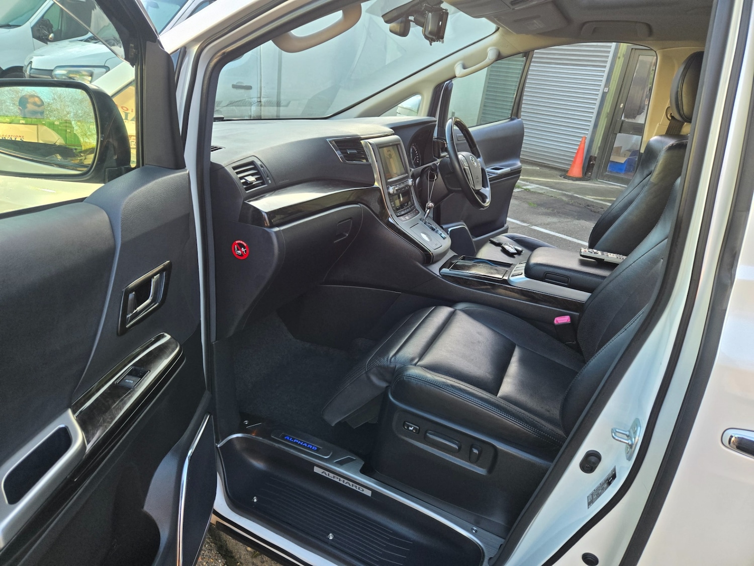 Used Toyota Alphard 2014 for sale - 76905114: Photo 14