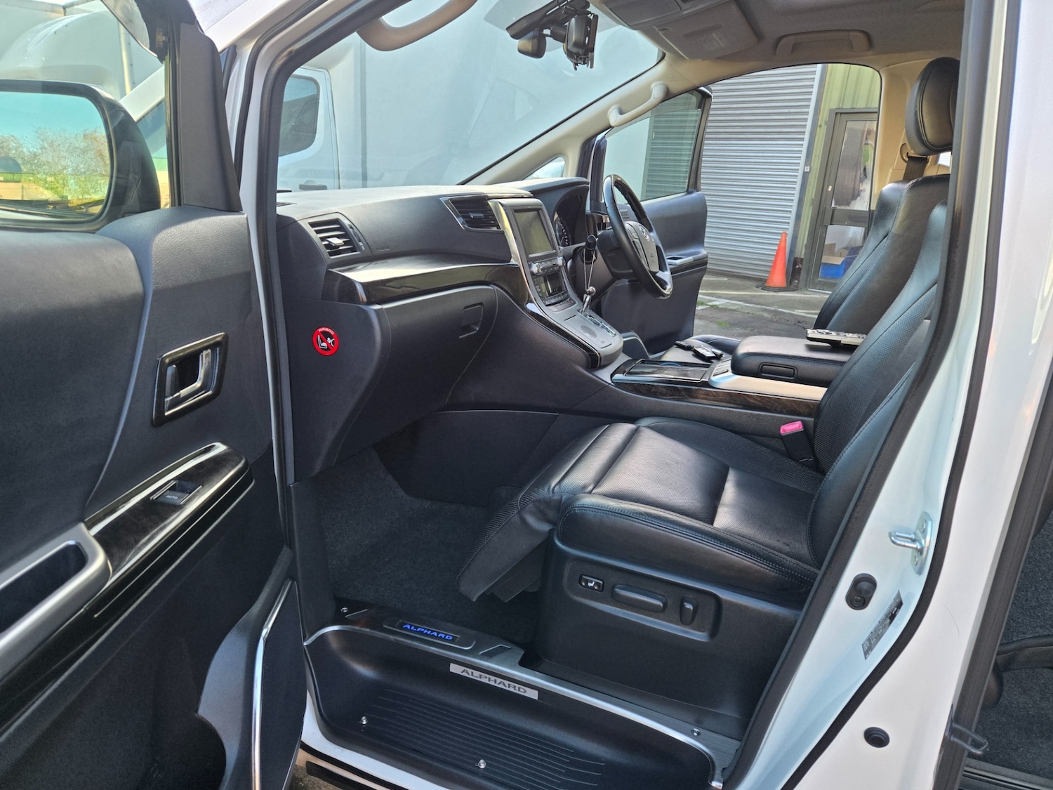 Used Toyota Alphard 2014 for sale - 76905114: Photo 16