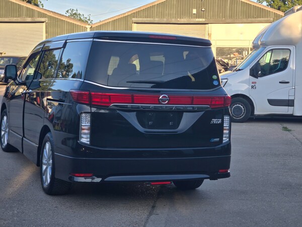 Used Nissan Elgrand 2011 for sale - 72199340: Photo 5