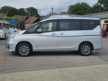 Used Nissan Serena 2017 for sale - 74899601: Photo