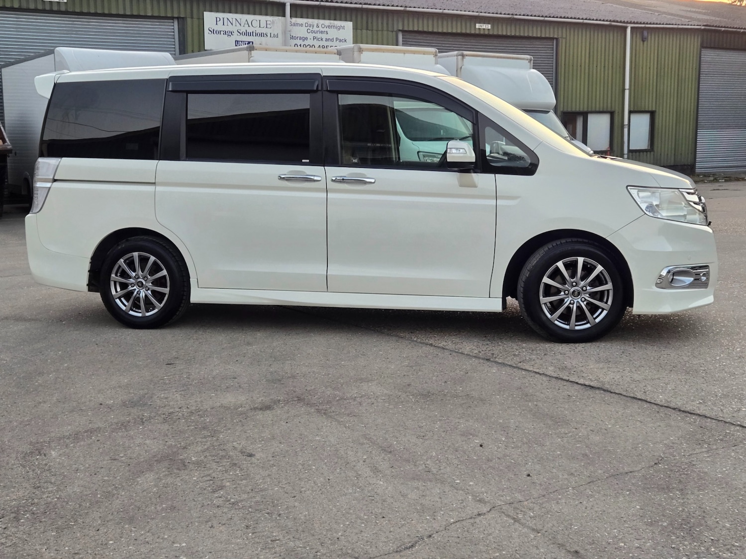 Used Honda Stepwagon 2012 for sale - 76385262: Photo 11