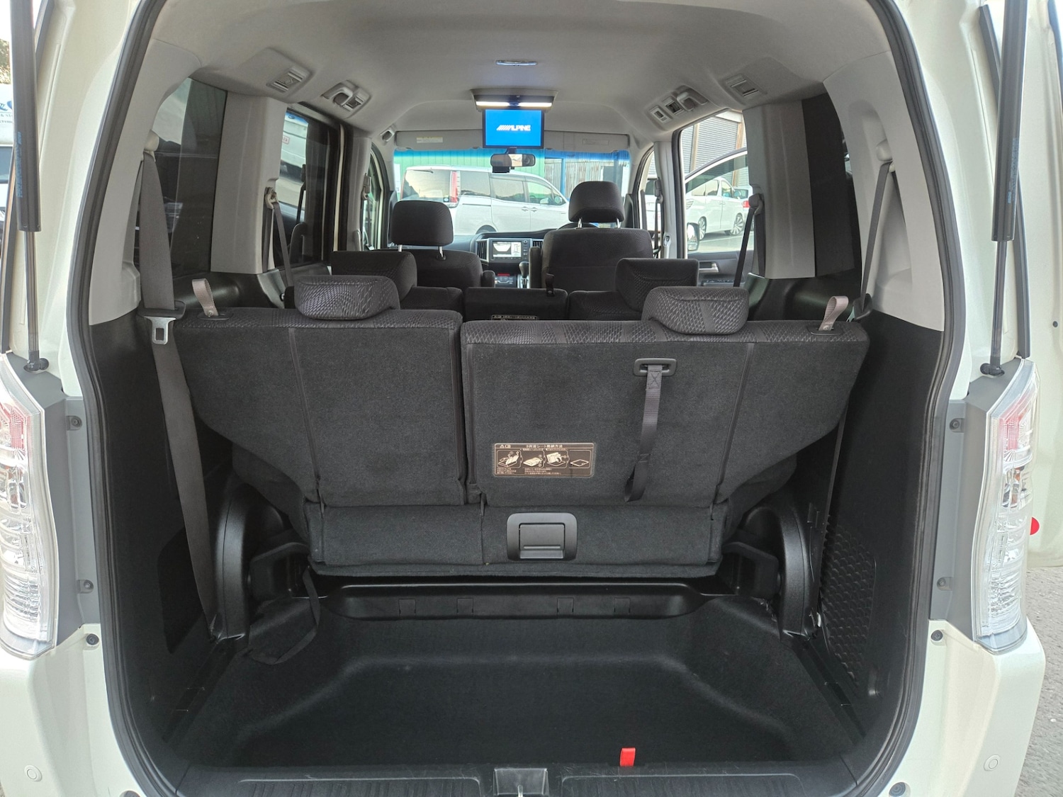 Used Honda Stepwagon 2012 for sale - 76385262: Photo 17