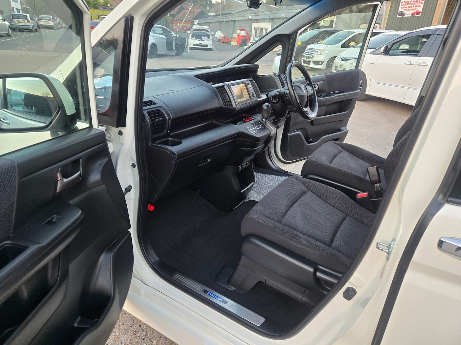 Used Honda Stepwagon 2012 for sale - 76385262: Photo 18