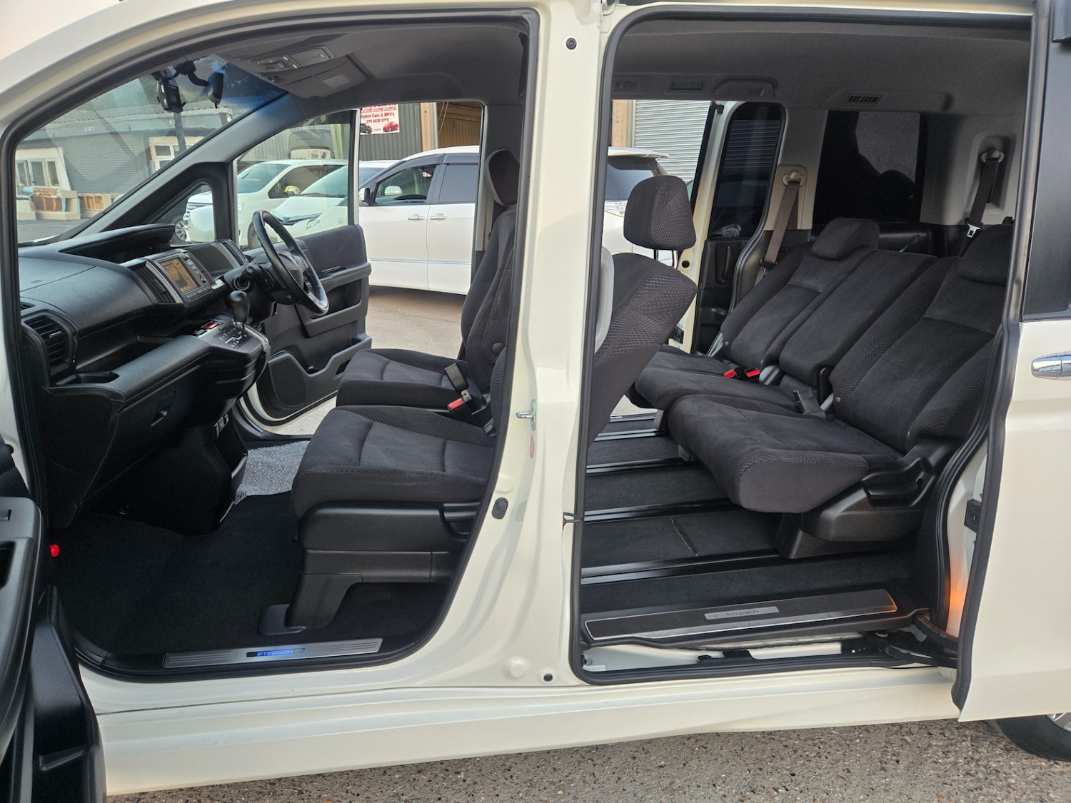 Used Honda Stepwagon 2012 for sale - 76385262: Photo 19