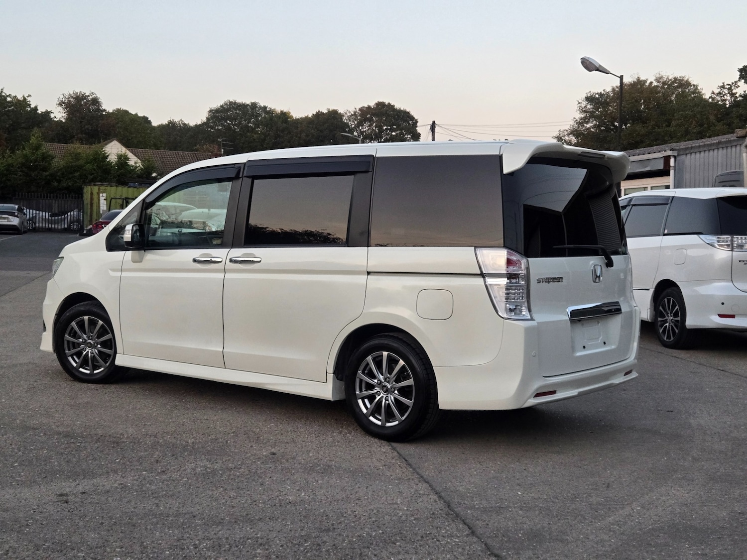 Used Honda Stepwagon 2012 for sale - 76385262: Photo 8