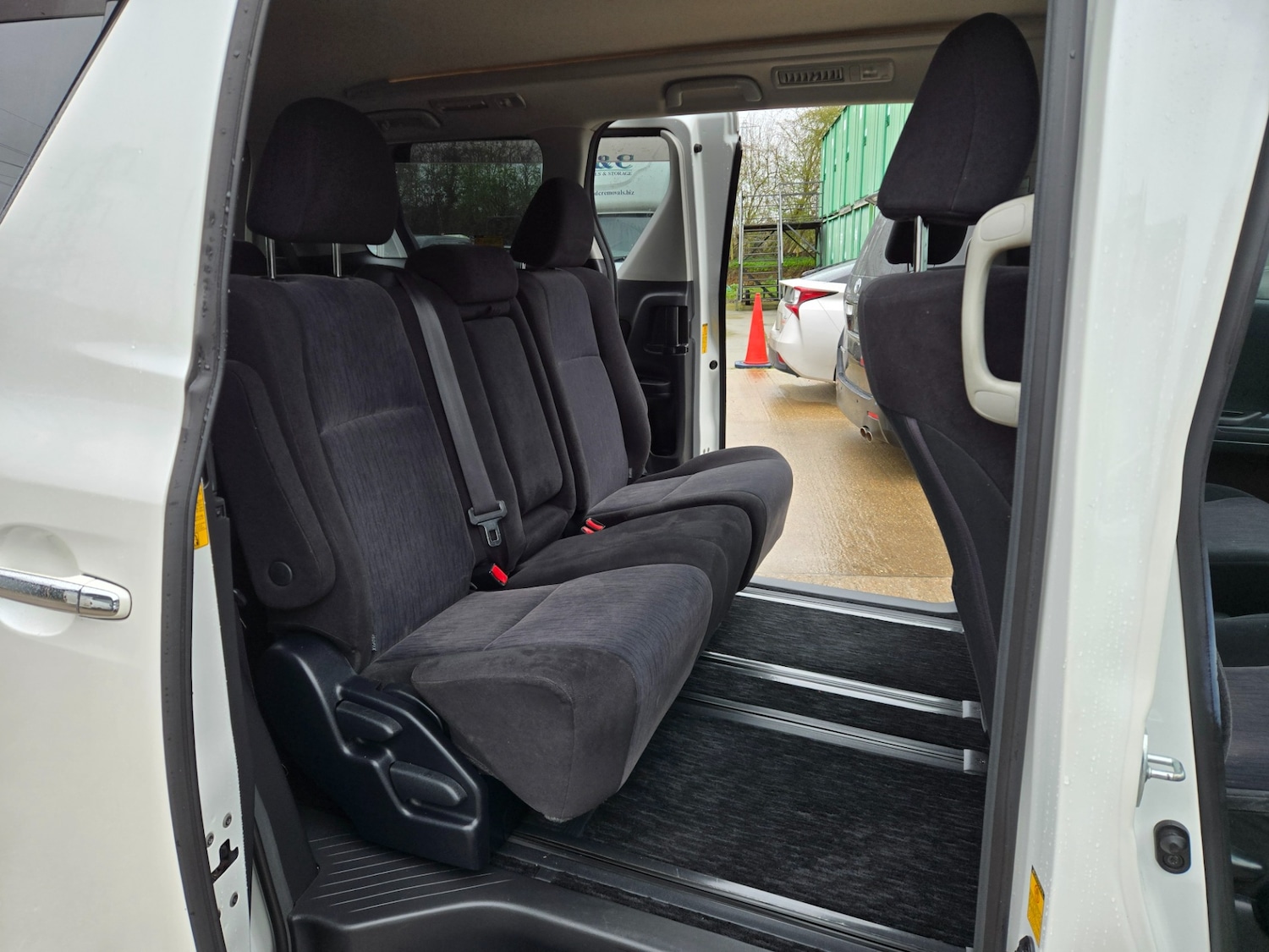 Used Toyota Alphard 2026 for sale - 77742555: Photo 8