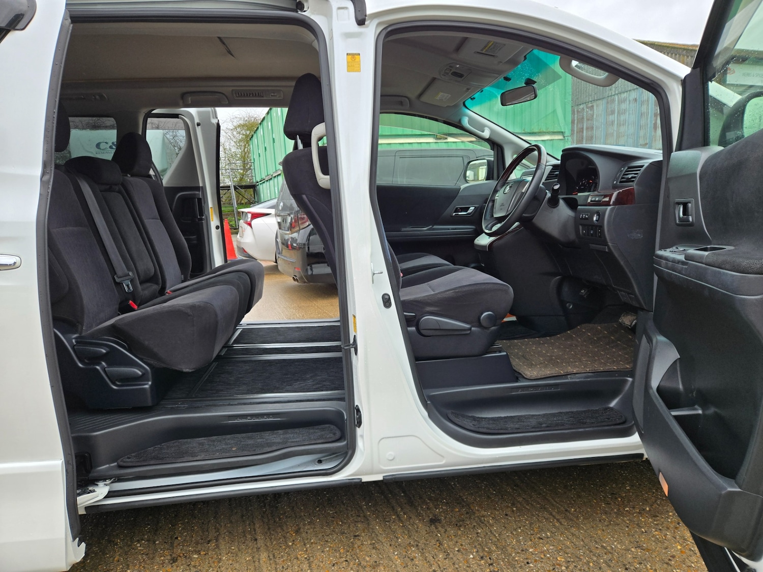 Used Toyota Alphard 2026 for sale - 77742555: Photo 9