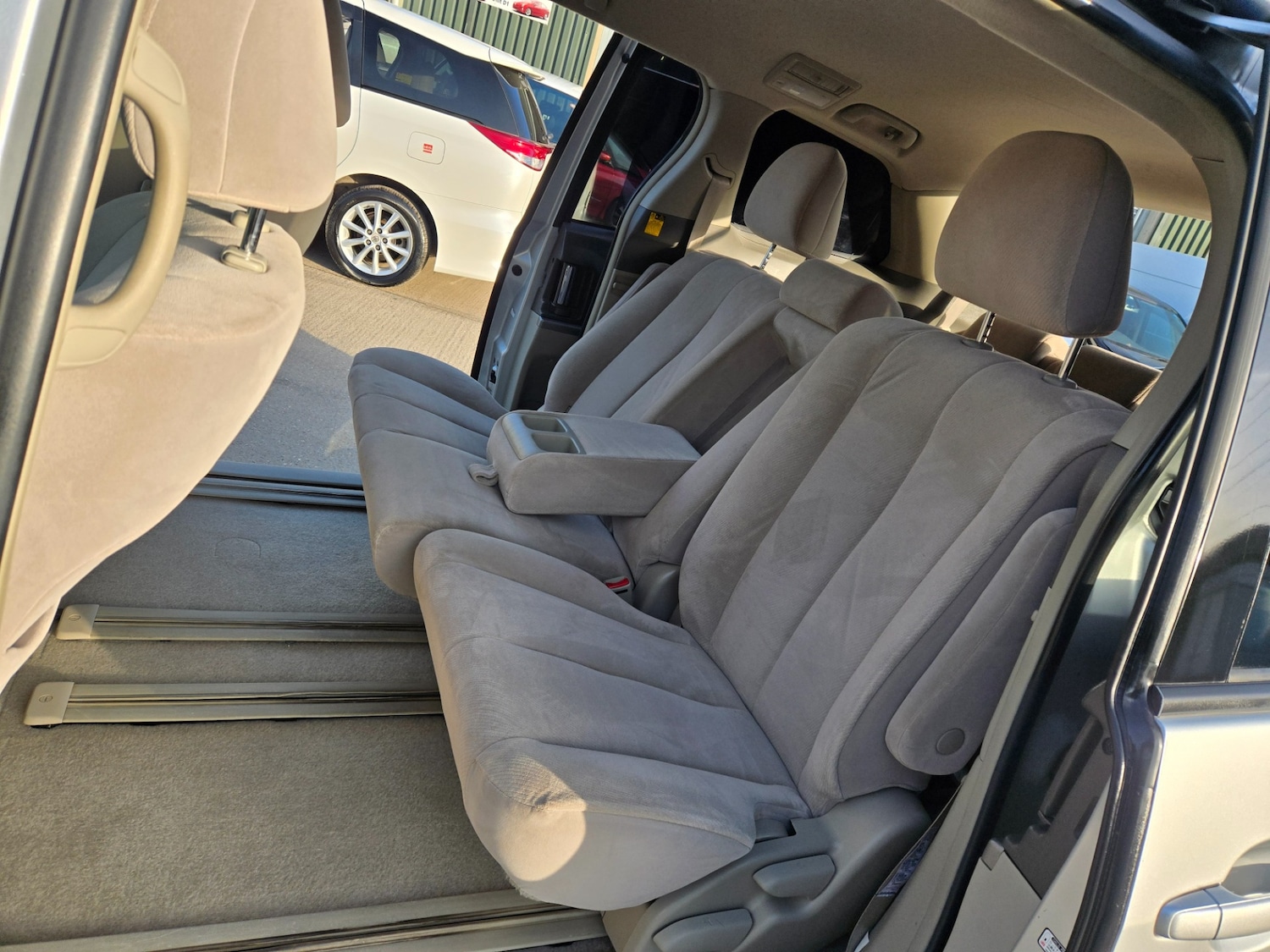 Used Toyota Estima 2006 for sale - 77665251: Photo 10