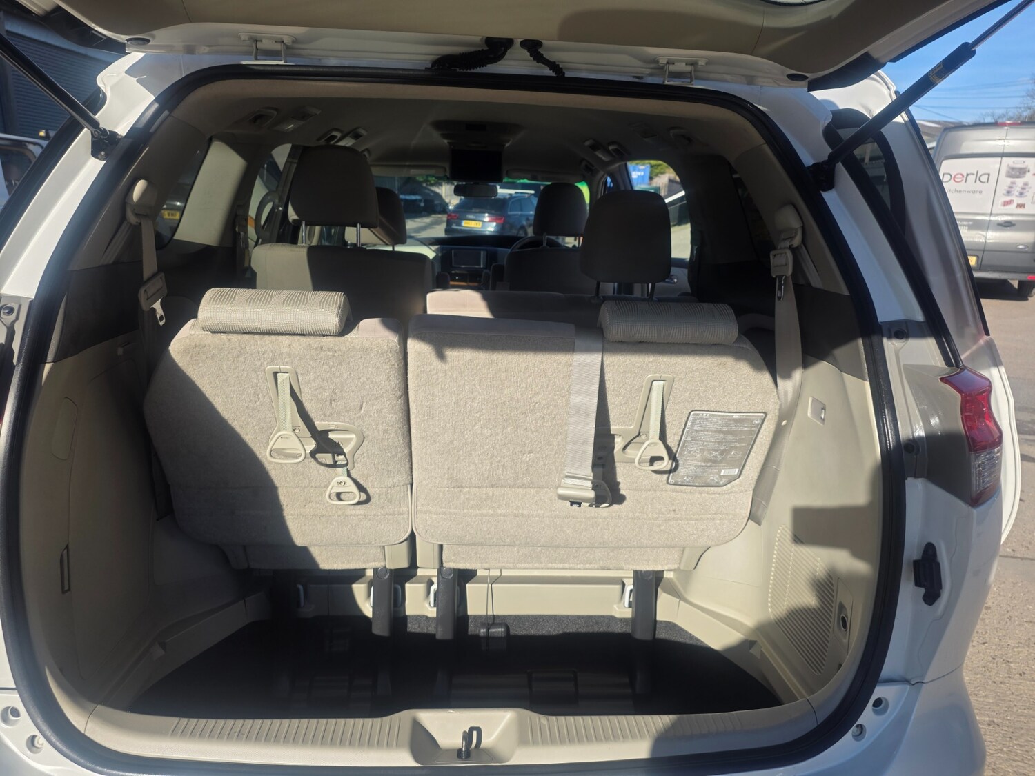 Used Toyota Estima 2010 for sale - 77674950: Photo 10