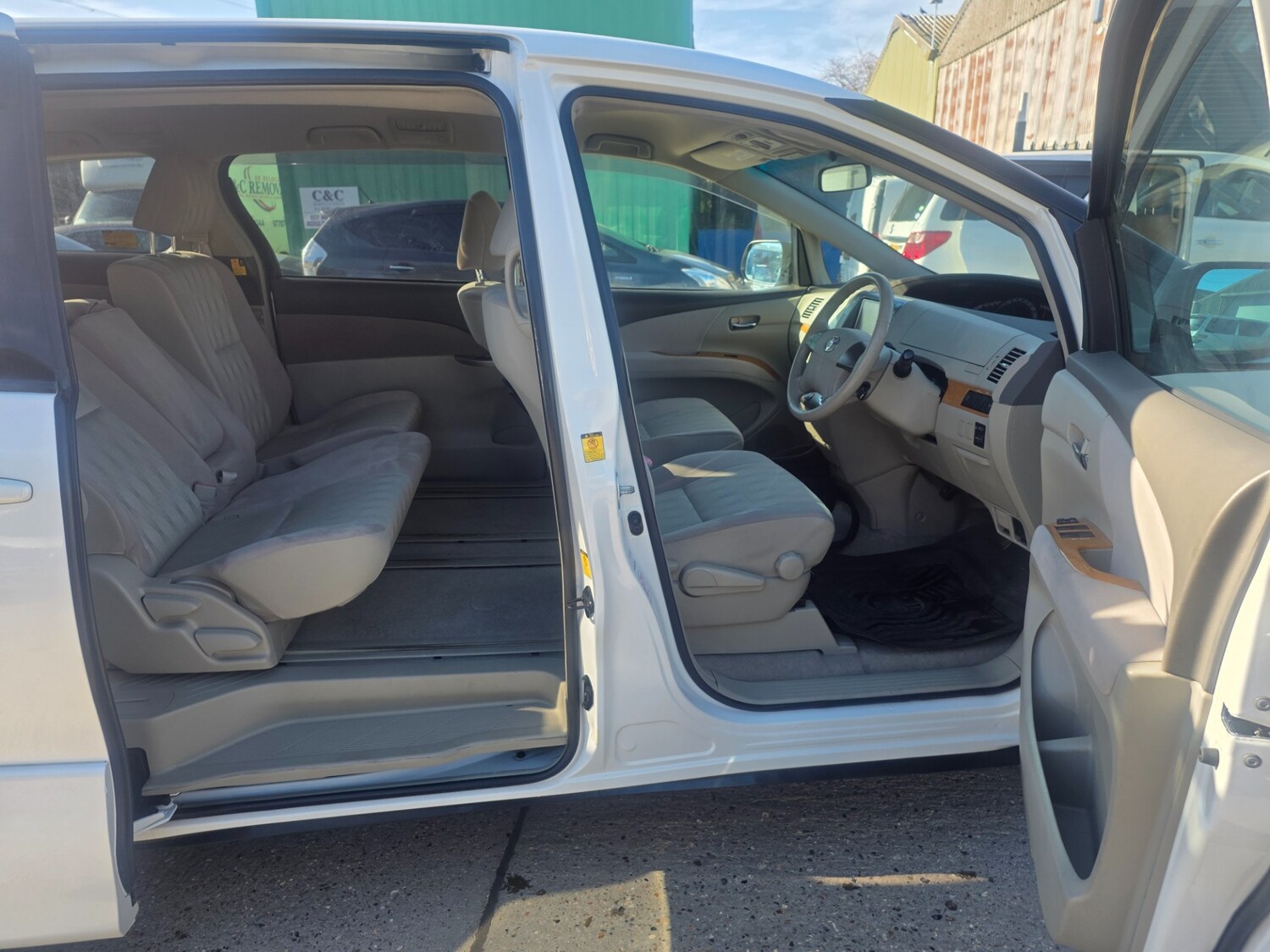 Used Toyota Estima 2010 for sale - 77674950: Photo 9