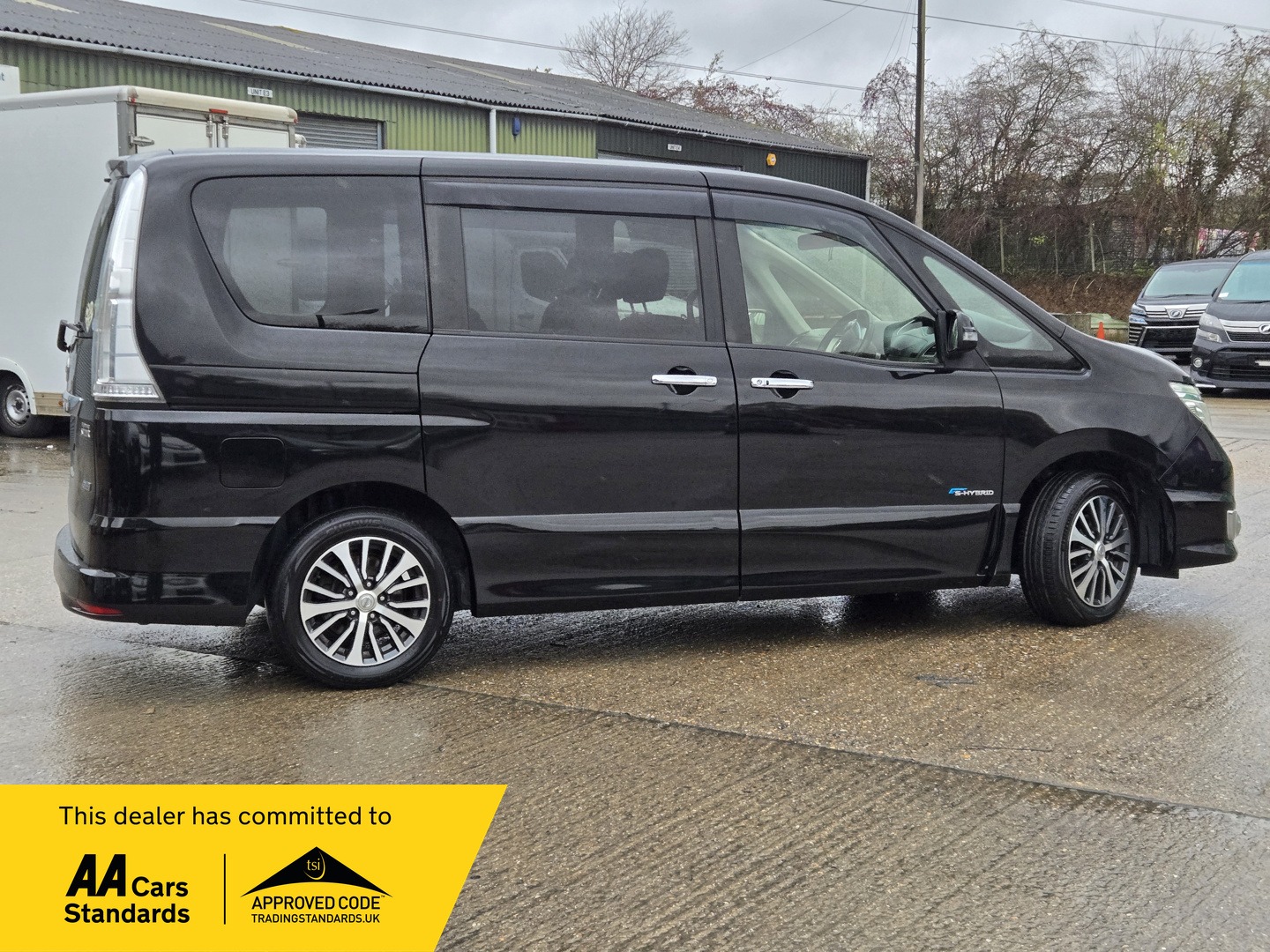 Used Nissan Serena 2015 for sale - 76860132: Photo 4