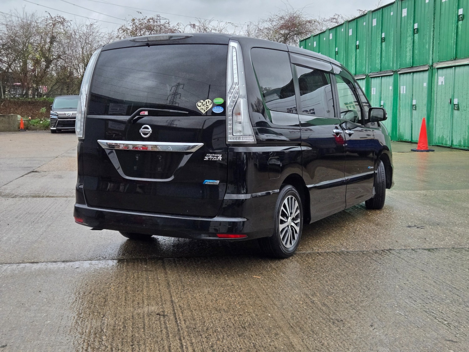 Used Nissan Serena 2015 for sale - 76860132: Photo 6