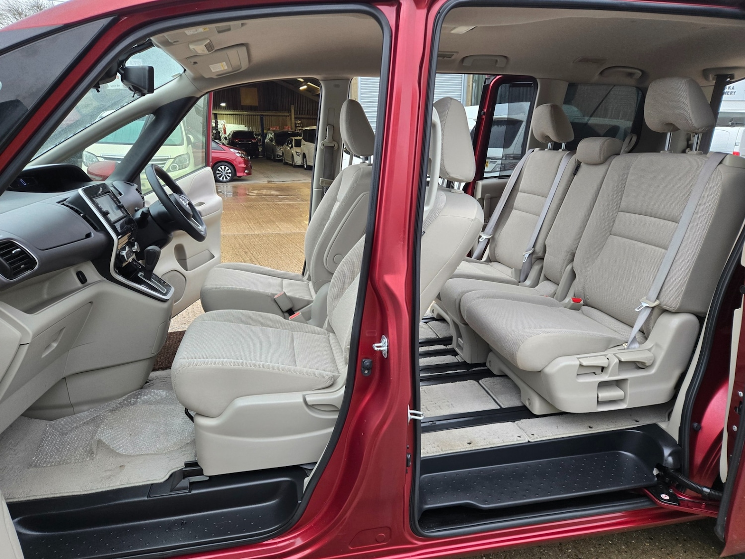 Used Nissan Serena 2026 for sale - 77635227: Photo 13