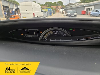 Used Toyota Estima  for sale - 75627441: Photo