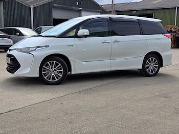 Used Toyota Estima  for sale - 75627441: Photo
