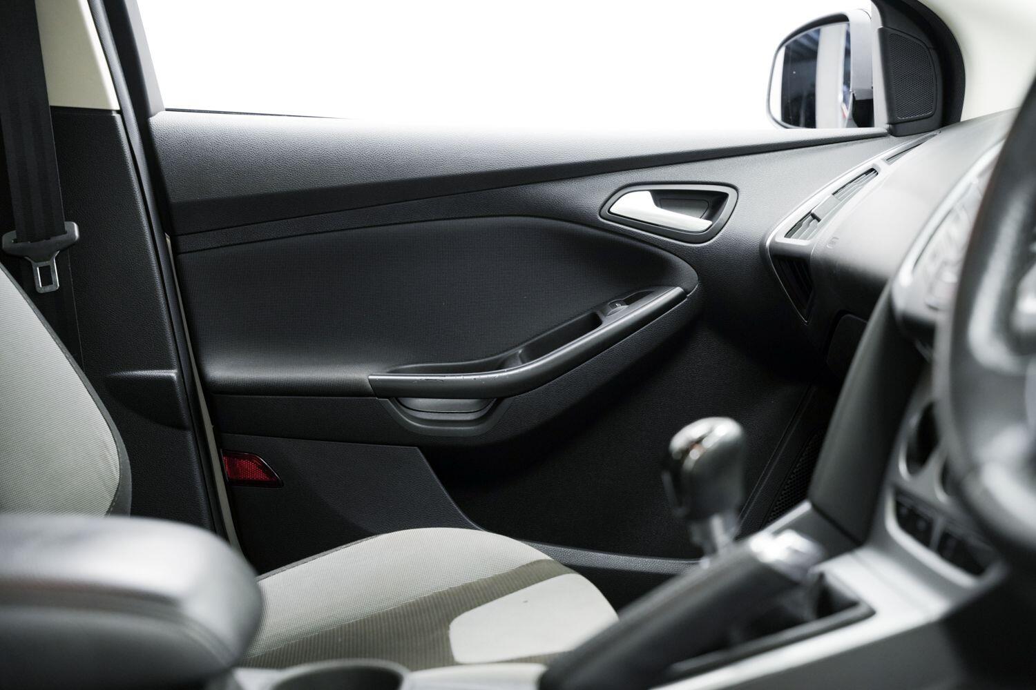 Used Ford Focus 2014 for sale - 77229930: Photo 20