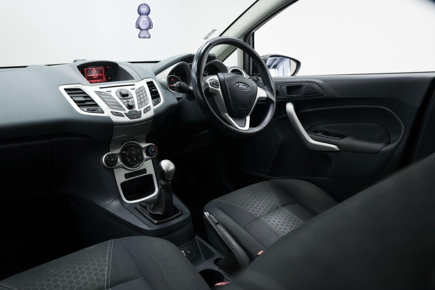 Used Ford Fiesta 2010 for sale - 76121839: Photo 17