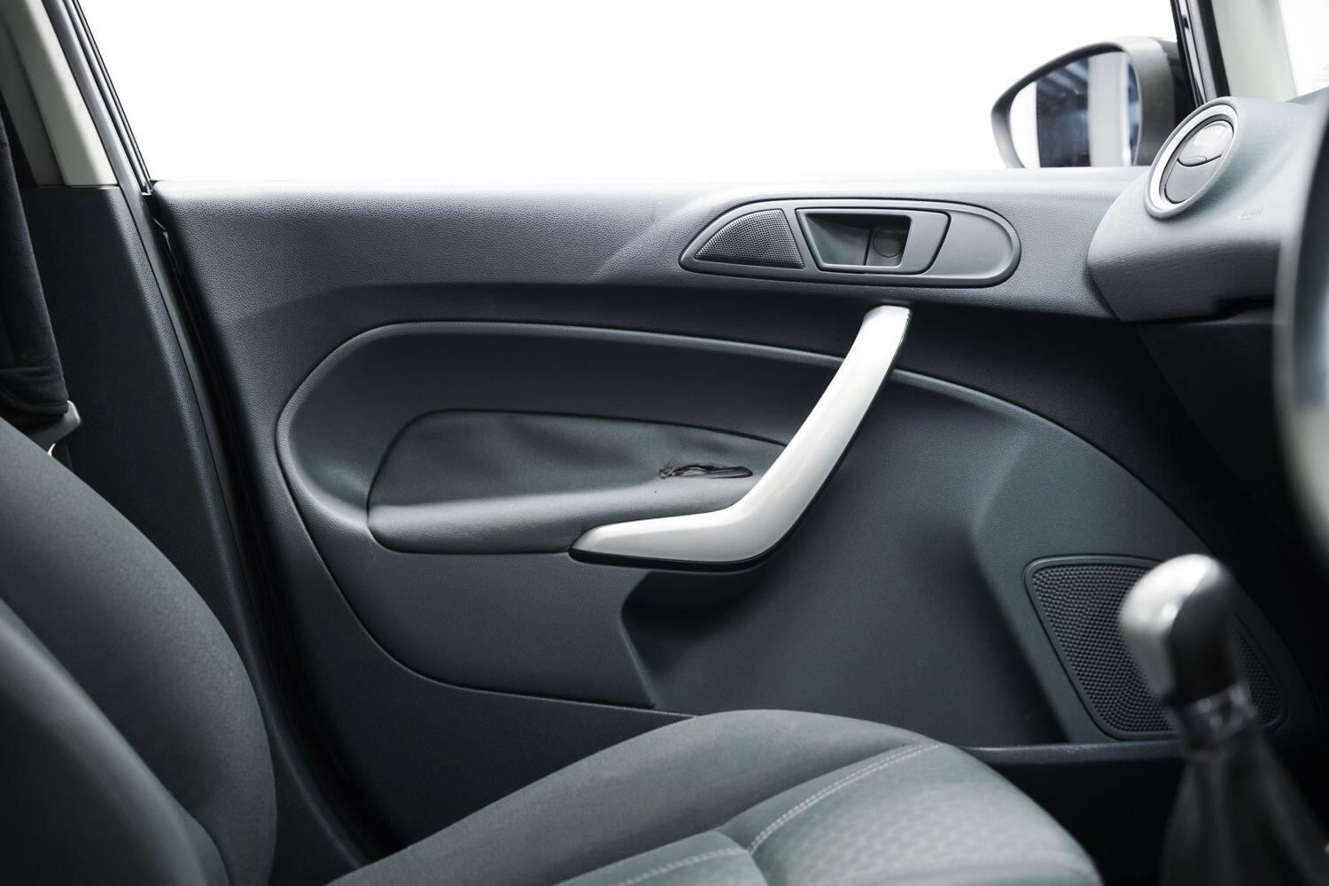 Used Ford Fiesta 2010 for sale - 76121839: Photo 18