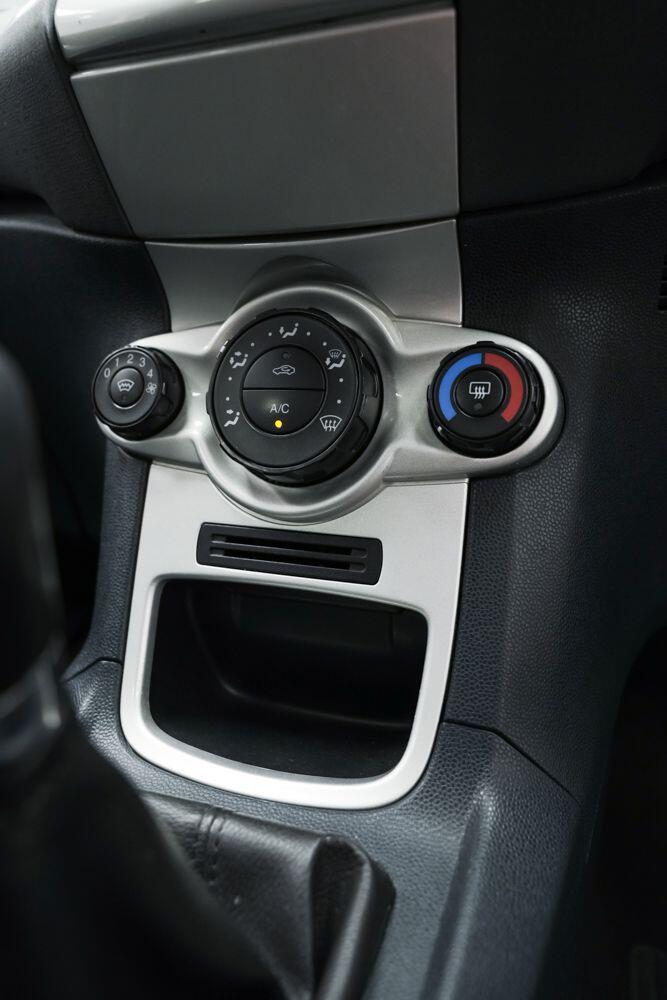 Used Ford Fiesta 2010 for sale - 76121839: Photo 20