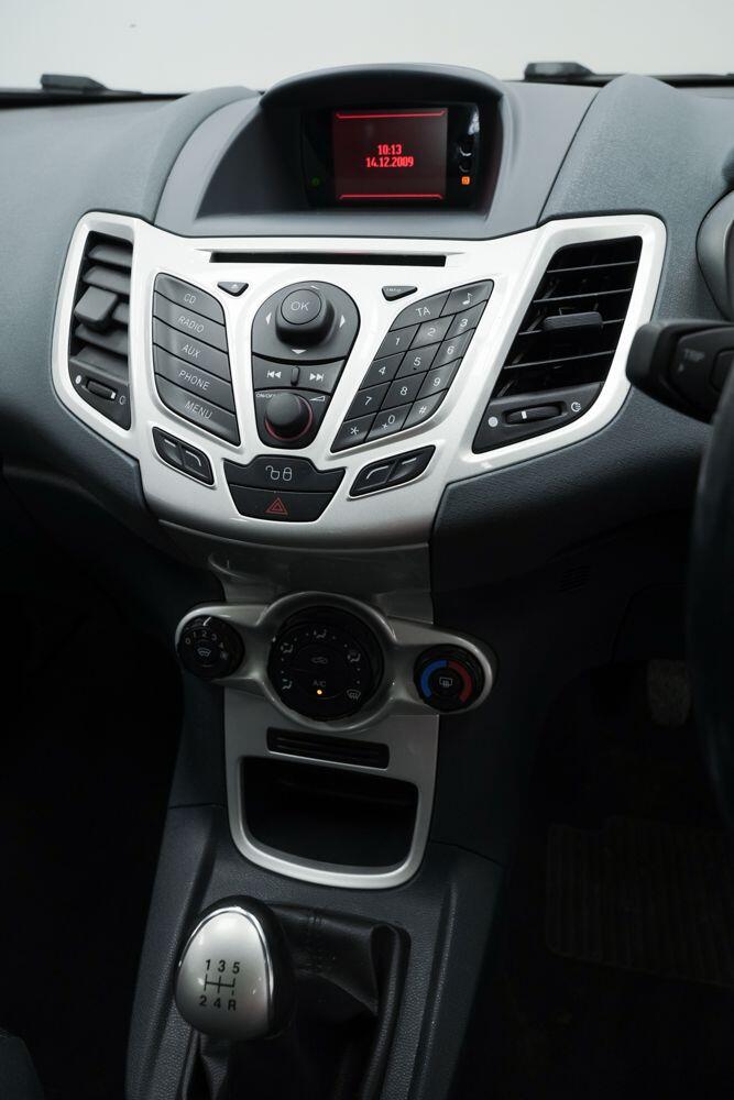 Used Ford Fiesta 2010 for sale - 76121839: Photo 21