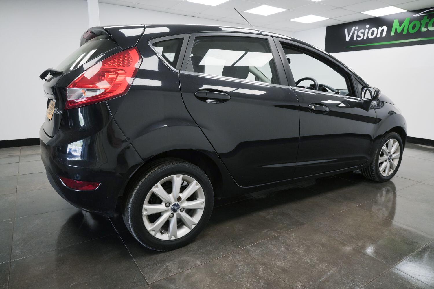 Used Ford Fiesta 2010 for sale - 76121839: Photo 4