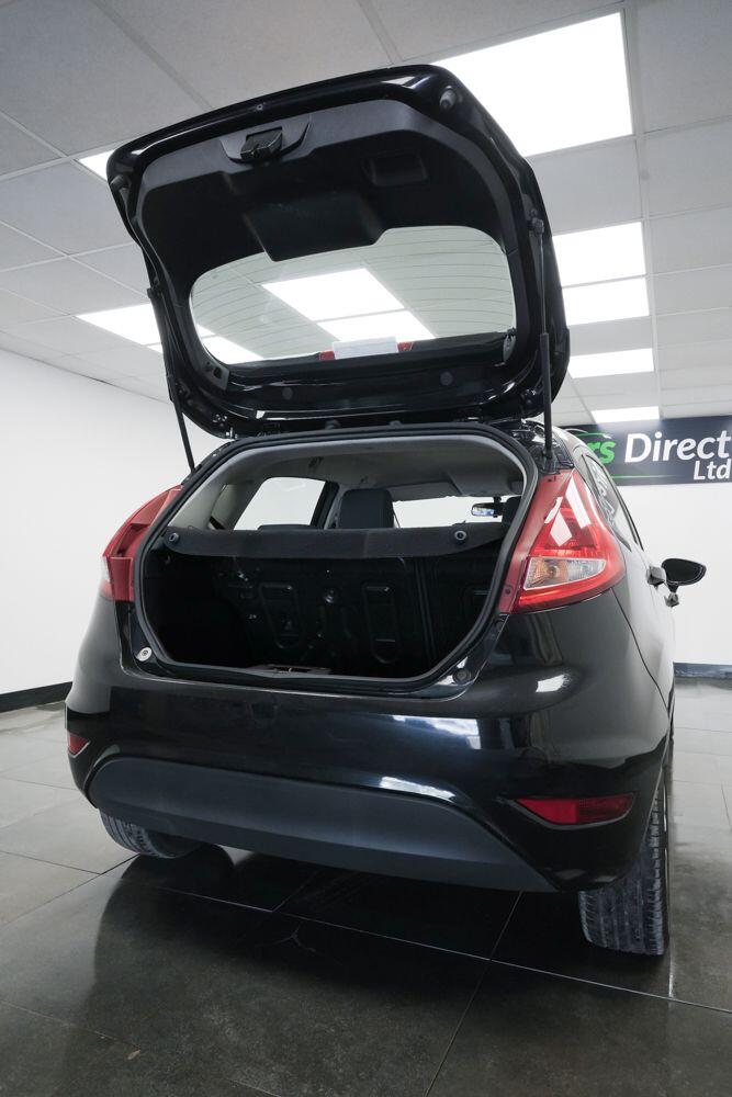 Used Ford Fiesta 2010 for sale - 76121839: Photo 6