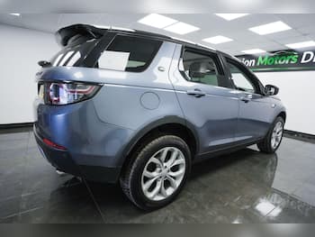 Used Land Rover Discovery Sport 2018 for sale - 79645582: Photo