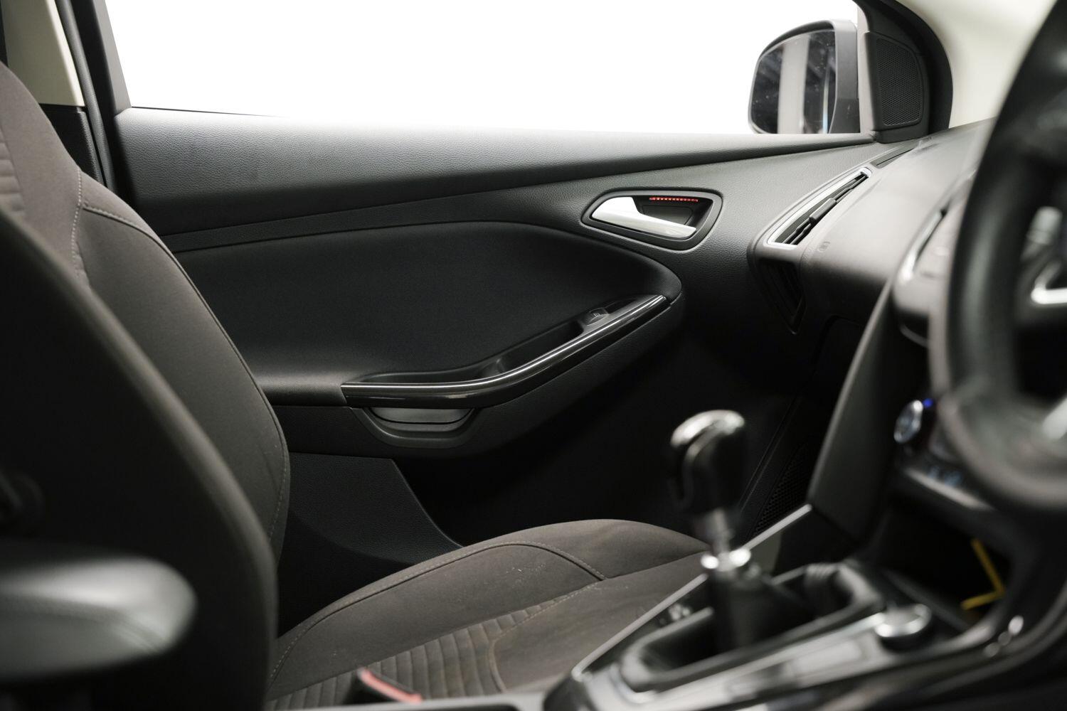 Used Ford Focus 2017 for sale - 76408757: Photo 21