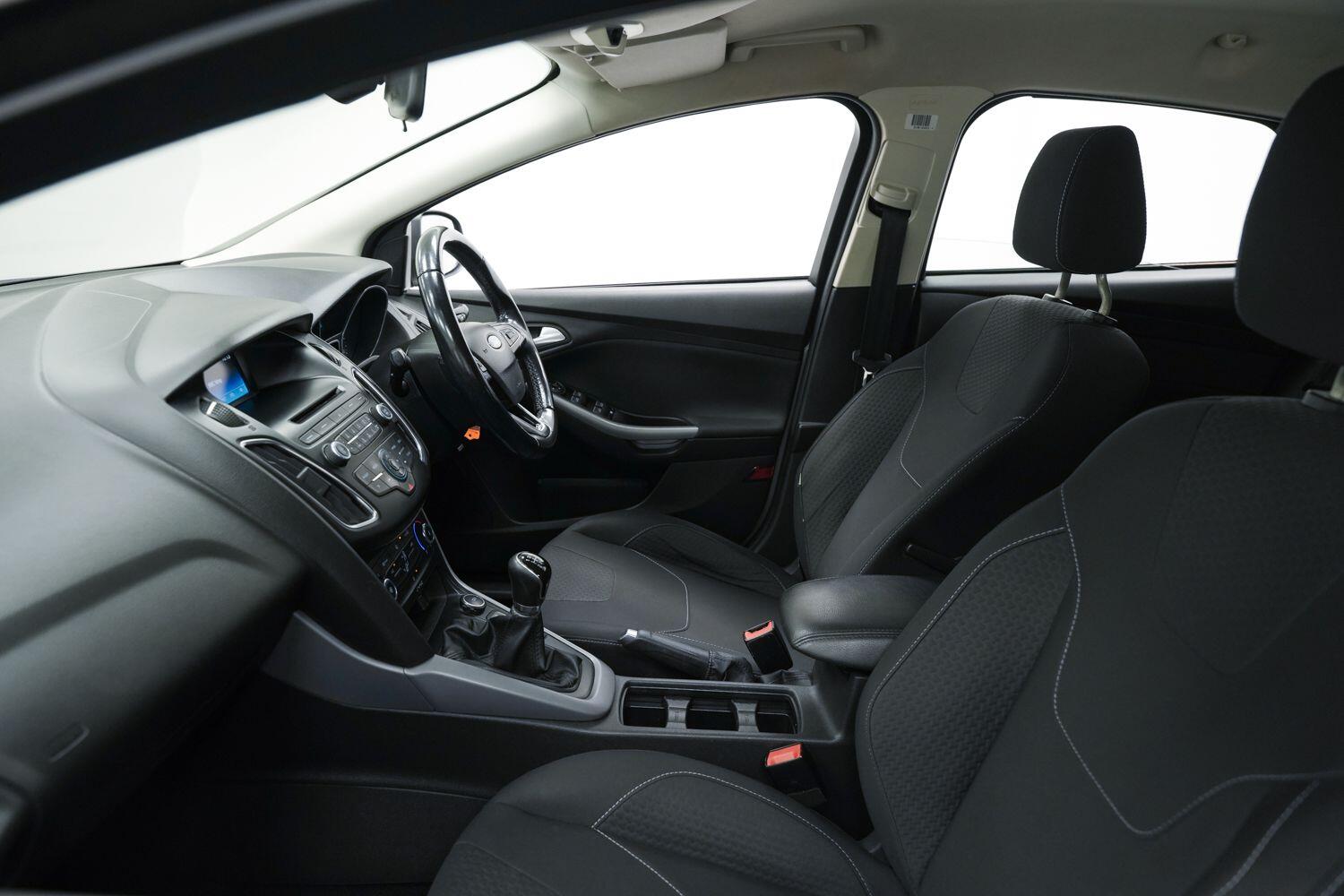 Used Ford Focus 2015 for sale - 77131166: Photo 28