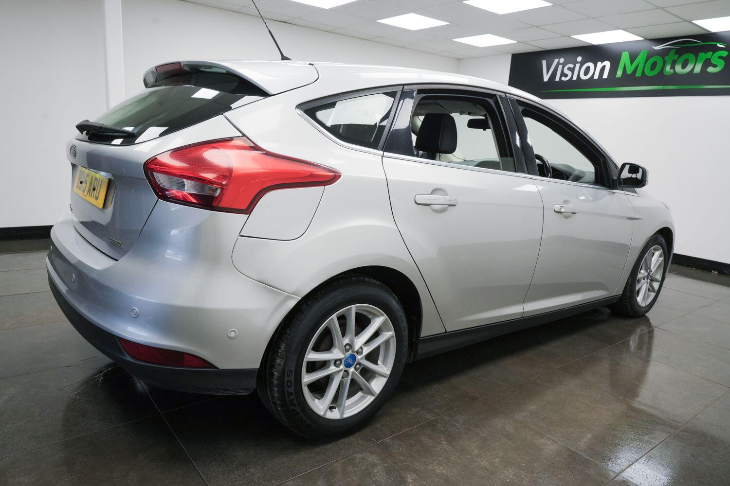 Used Ford Focus 2015 for sale - 77131166: Photo 4
