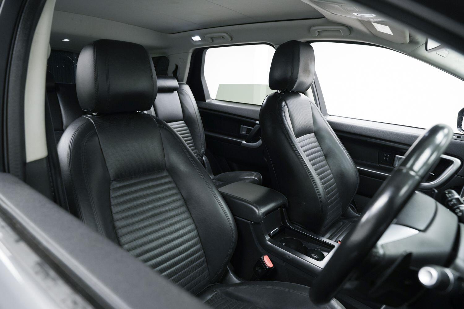 Used Land Rover Discovery Sport 2017 for sale - 78072926: Photo 11