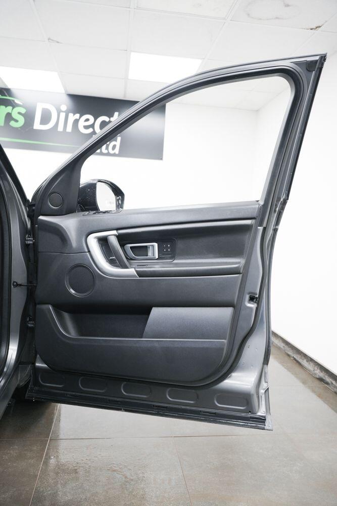 Used Land Rover Discovery Sport 2017 for sale - 78072926: Photo 17