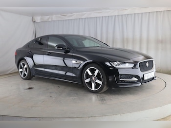 Used Jaguar XE 2018 for sale - 79452715: Photo