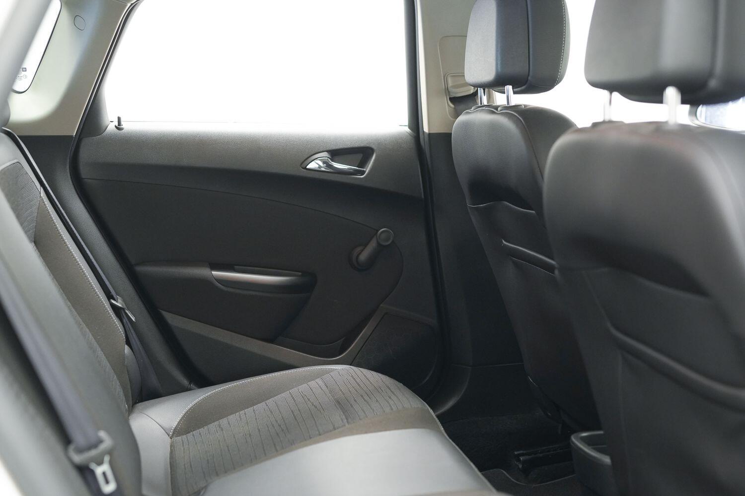 Used Vauxhall Astra for sale - 78220035: Photo 16