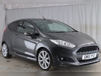 Used Ford Fiesta 2015 for sale - 78232110: Photo
