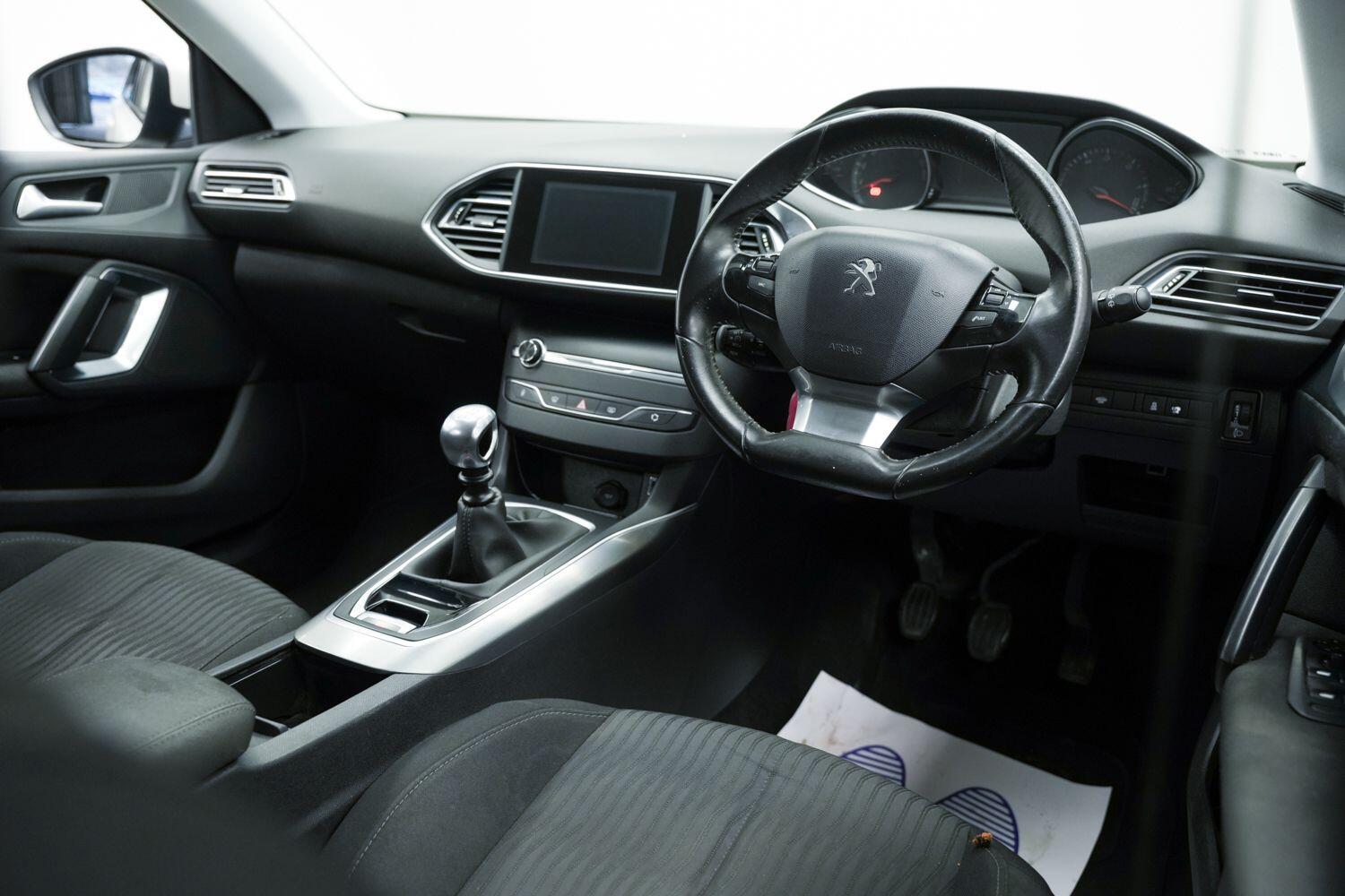 Used Peugeot 308 2014 for sale - 77456379: Photo 11