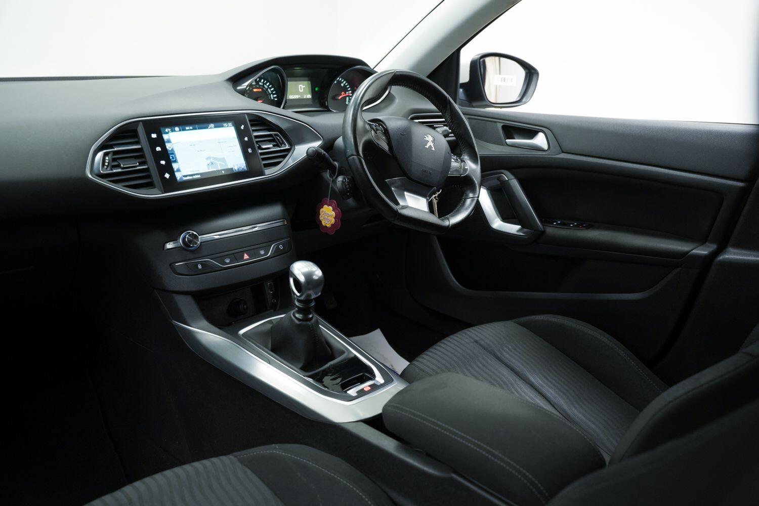 Used Peugeot 308 2014 for sale - 77456379: Photo 21