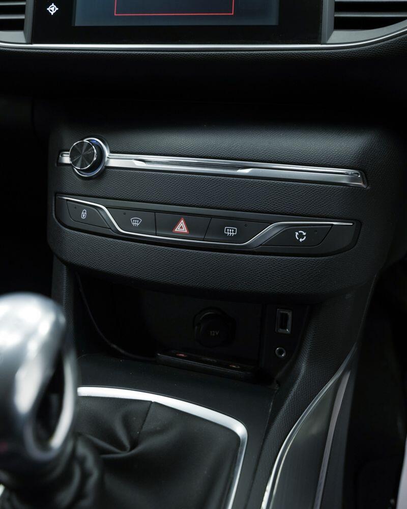 Used Peugeot 308 2014 for sale - 77456379: Photo 22