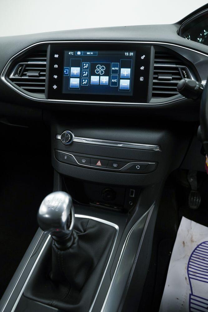 Used Peugeot 308 2014 for sale - 77456379: Photo 23