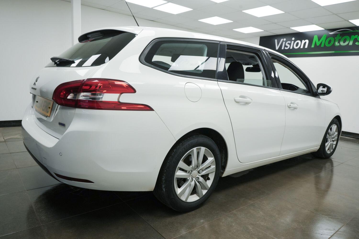 Used Peugeot 308 2014 for sale - 77456379: Photo 4