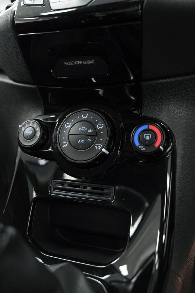 Used Ford Fiesta 2017 for sale - 76360043: Photo 18