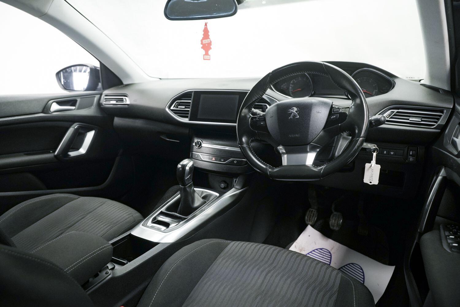 Used Peugeot 308 2014 for sale - 77892386: Photo 11