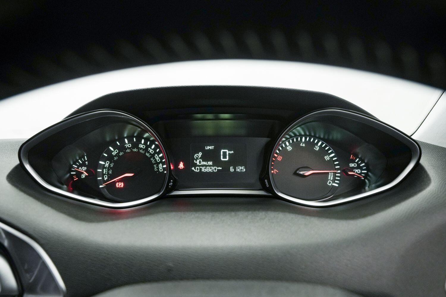 Used Peugeot 308 2014 for sale - 77892386: Photo 25