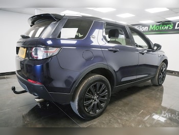 Used Land Rover Discovery Sport 2017 for sale - 79269025: Photo