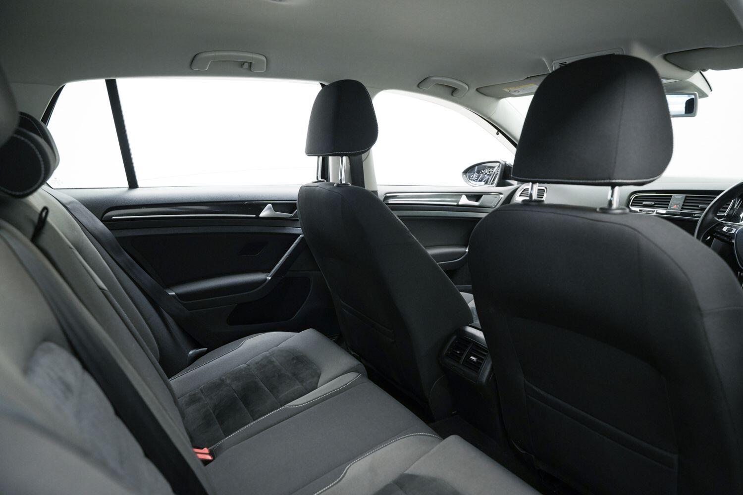 Used Volkswagen Golf 2024 for sale - 77696336: Photo 15